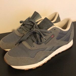 Woman’s REEBOK CLASSIC GREY